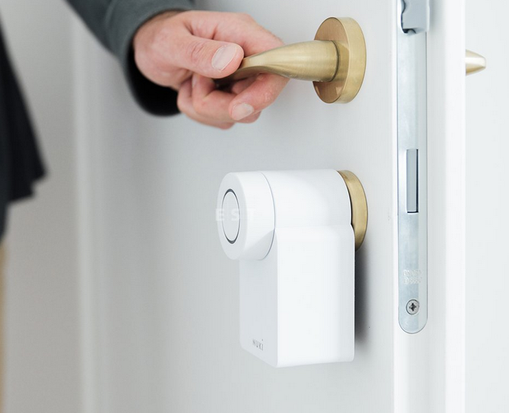 Elektronický zámek Nuki Smart Lock 4. generace, bílý, s podporou standardu Matter (221009) Elektronický zámek Nuki Smart Lock 4. generace, bílý, s podporou standardu Matter (221009)